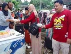 Jumat Berkah, Pemdes Sumbersuko Bondowoso Berbagi Nasi Bungkus