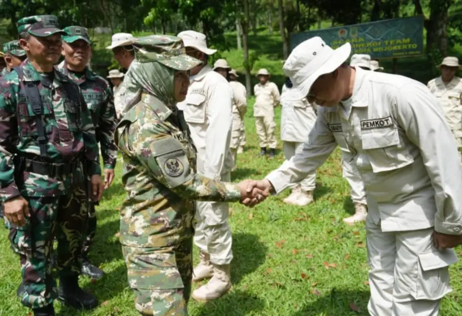 Walikota Ning Ita Memberikan Ucapan Selamat